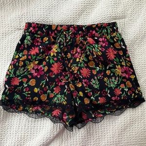 Floral print flowy shorts